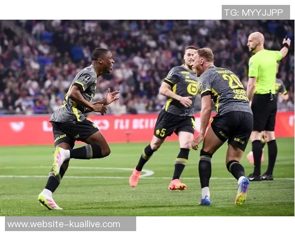 曼城与里昂精彩对决视频回放全程回顾与精彩瞬间分析